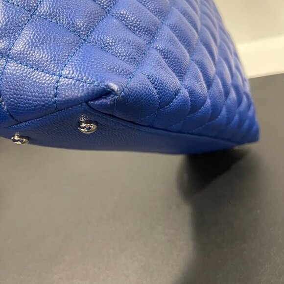 Chanel Caviar Quilted Easy Zip Tote Cobalt (JB1068) - Picture 4 of 11